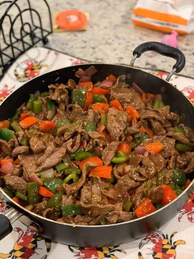 Carne con Pimientos Morrones: Una Experiencia Gastronómica llena de Sabor