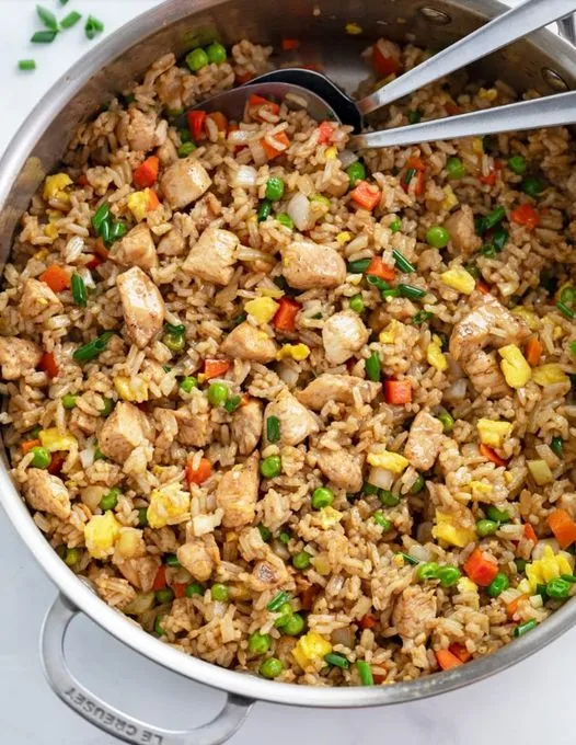 Arroz Frito con Pollo: Una Delicia Tradicional