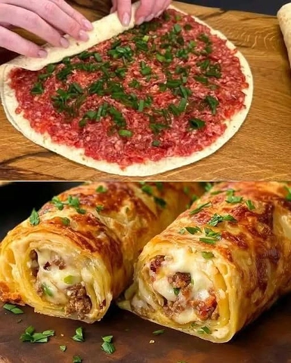 Rollos de Pan Pita Rellenos de Carne Molida y Queso Empanizados
